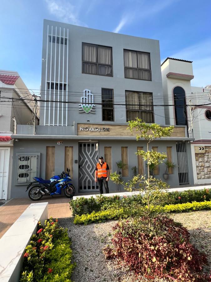 Nova Park Hotel Guayaquil Exterior photo